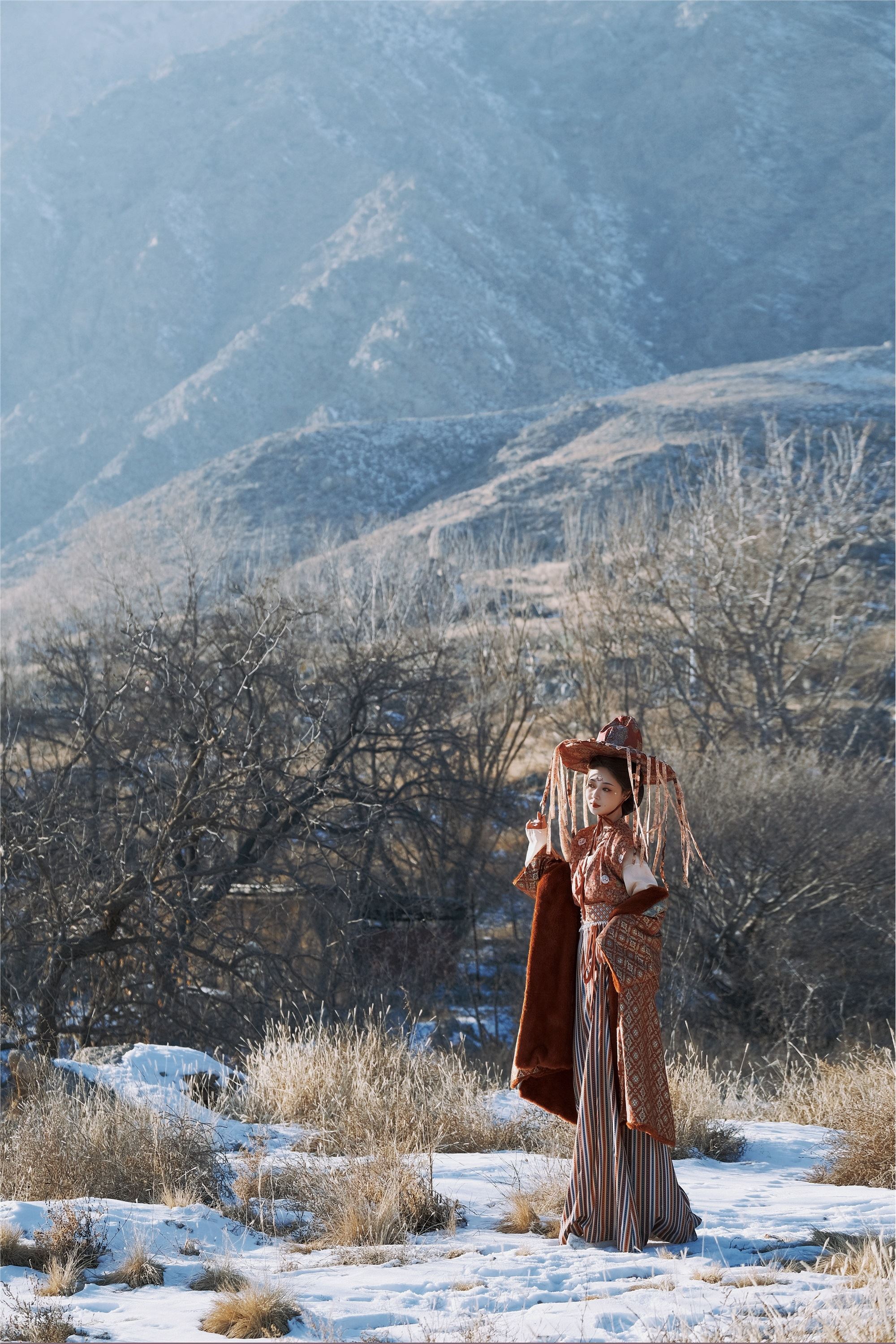 YITUYU艺图语 2025.03.10 渡关山 夏念